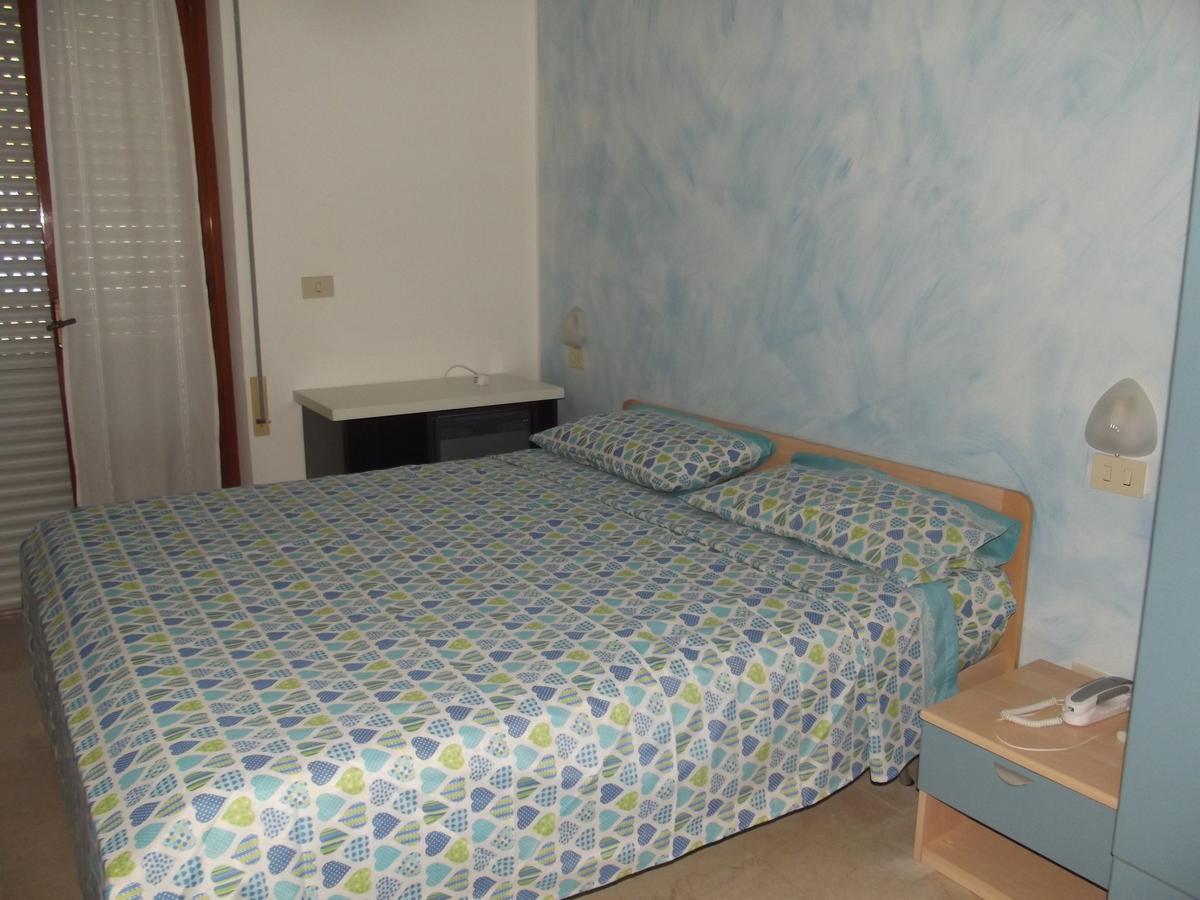 Hotel Sabbia D'Oro Pineto Kültér fotó
